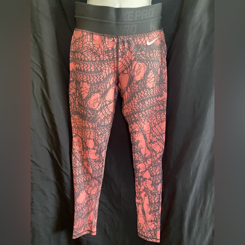 Nike Pro Gray and Coral Patterned Leggings NWOT